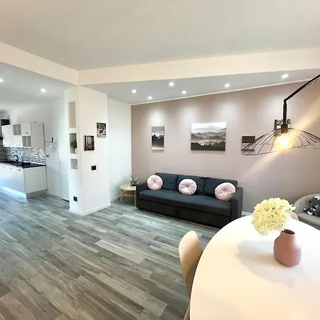 Ottavia Station Apartman *