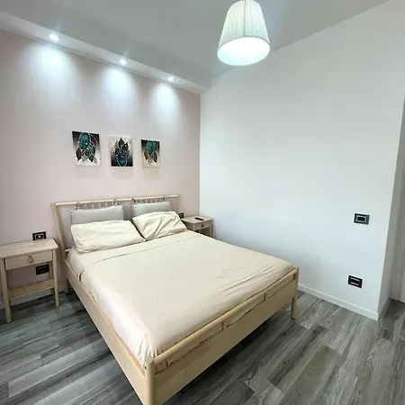 Ottavia Station Apartman